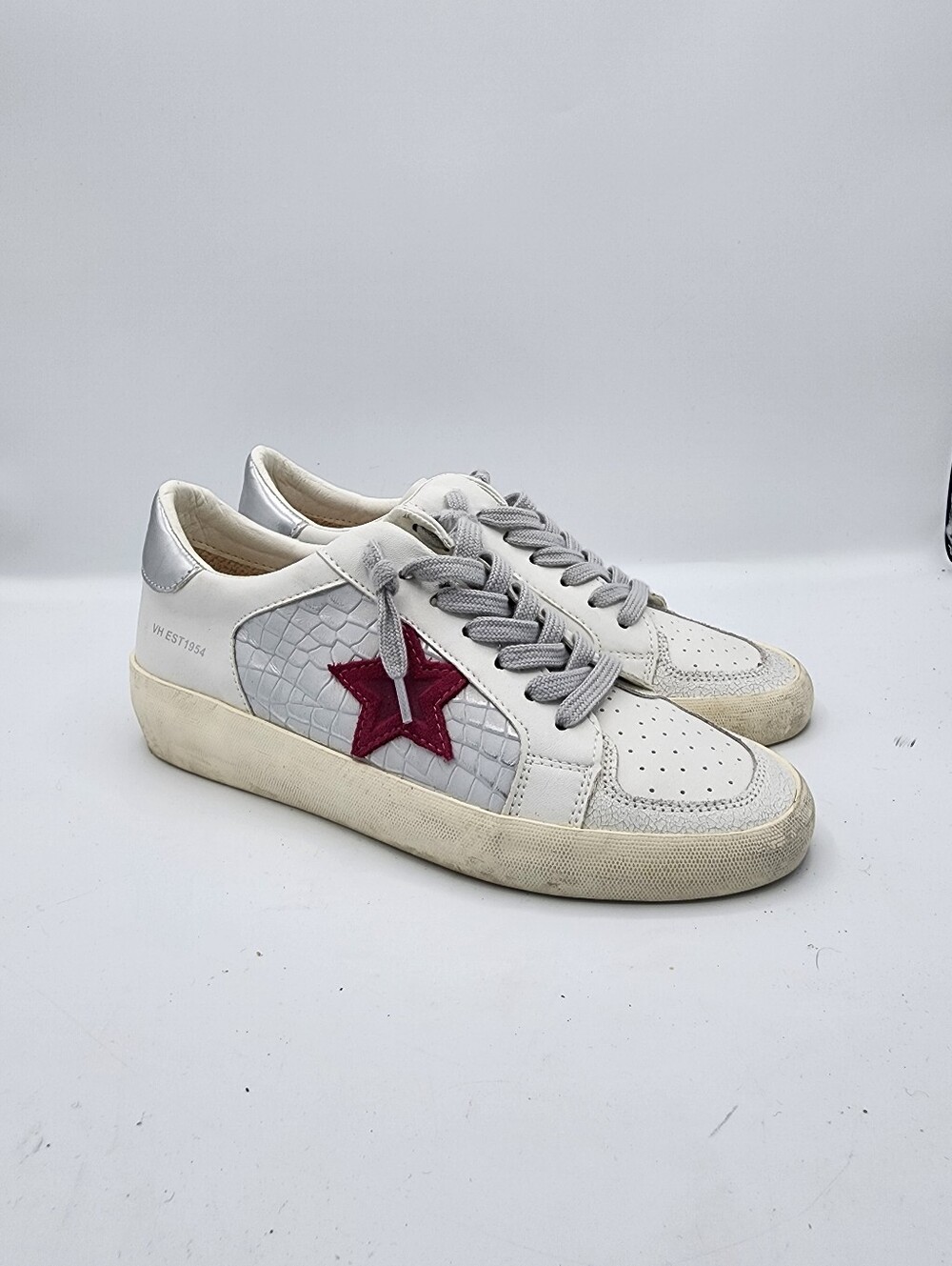 Vintage Havana White Leather Sneaker with Red Star Accent